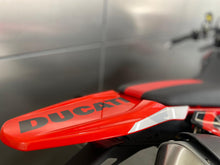 Carica l&#39;immagine nel visualizzatore di Gallery, DUCATI HYPERMOTARD 698 MONO RVE - 2025 - KM 50