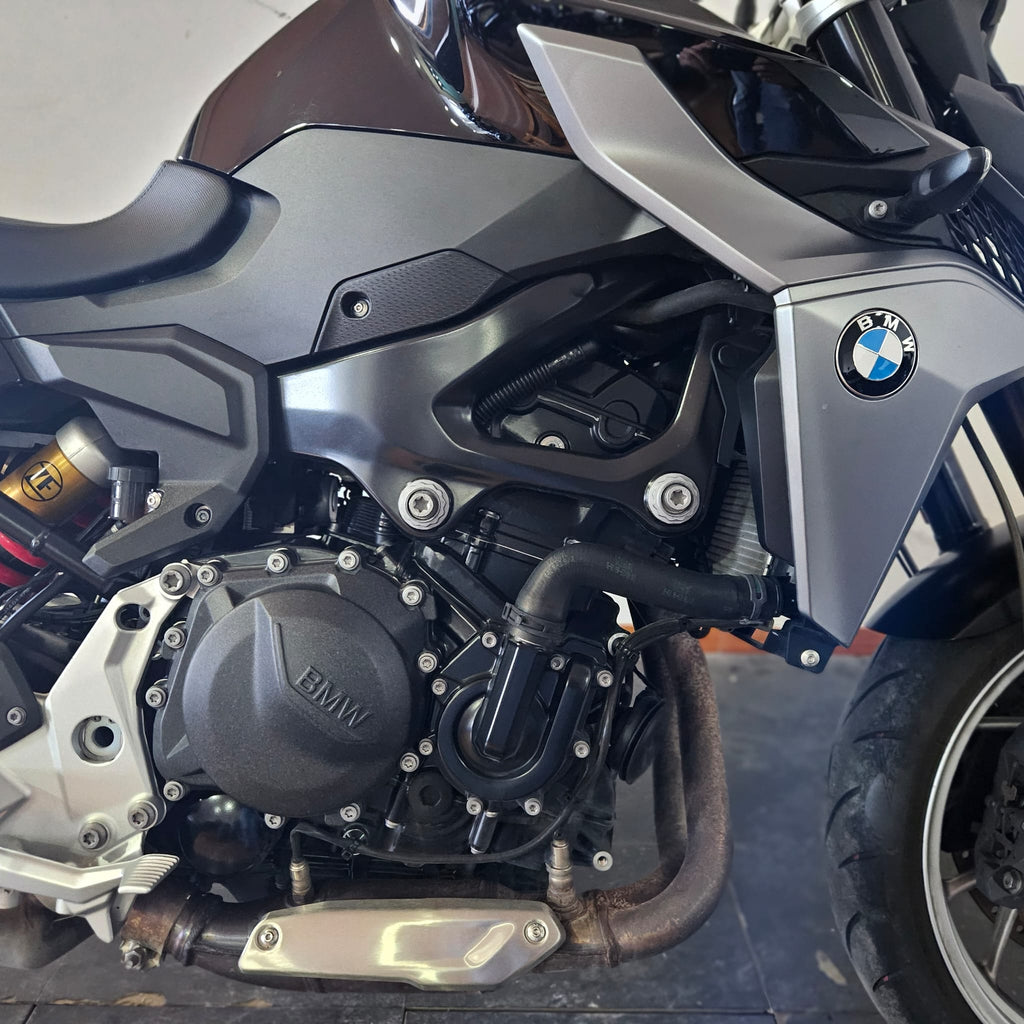 BMW F 900 R - 2024 - KM 5530