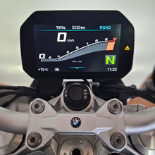 Carica l&#39;immagine nel visualizzatore di Gallery, BMW F 900 R - 2024 - KM 5530